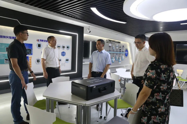 ¡°ÖúÁ¦ÏåÑôÊиßÐ£ÍØ¸Ú´Ù¾ÍҵУÆóÁª¶¯¡±¶Ô½Ó»á ¡°ÖúÁ¦ÏåÑôÊиßÐ£ÍØ¸Ú´Ù¾ÍҵУÆóÁª¶¯¡±¶Ô½Ó»á