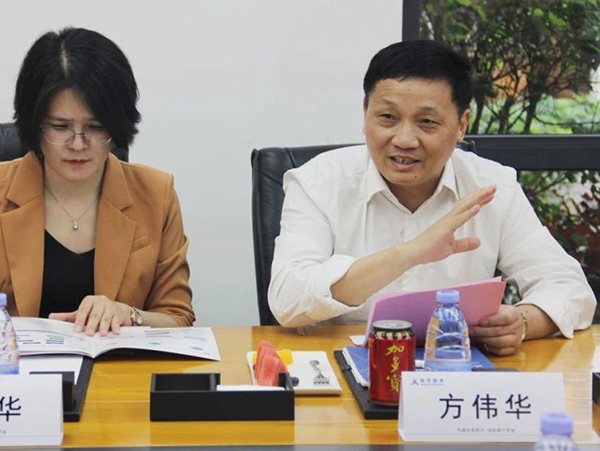 ¶«Ý¸¶¼»áѧԺ³£Îñ¸±Ð£³¤·½Î°»ª ¶«Ý¸¶¼»áѧԺ³£Îñ¸±Ð£³¤·½Î°»ª