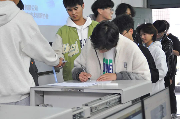 BETWAY(ķ)ٷվ-West Ham United